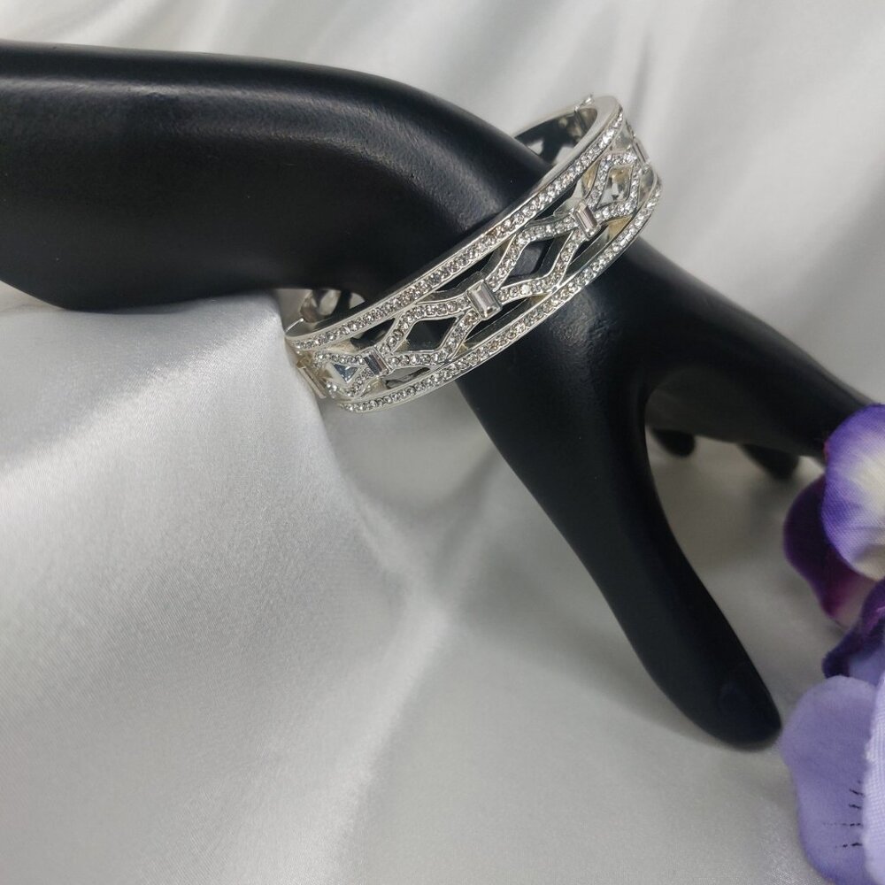 Anne Klein Bracelet Silver Tone Bangle Shiny Clear Pave Crystal Openwork Hinged - Picture 9 of 9